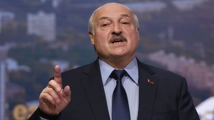 Belarusian leader claims he allegedly keeps in touch with Ukraine