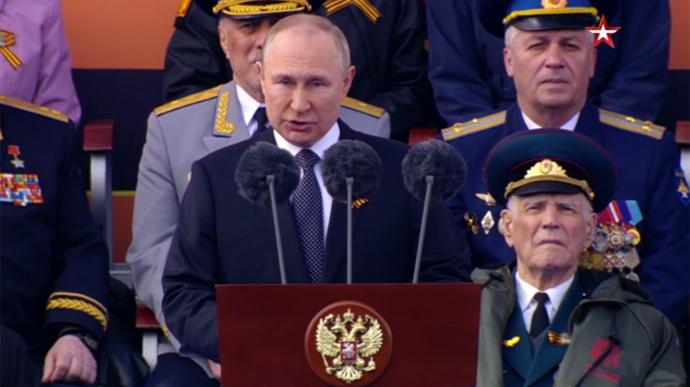 Путін заявив, що його армія в Україні воює на своїй землі