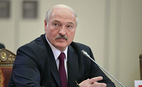 Лукашенко все ще противиться карантину: Жерти що будемо?