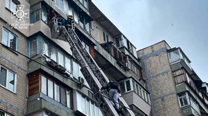 У Києві горіла багатоповерхівка, загинула жінка