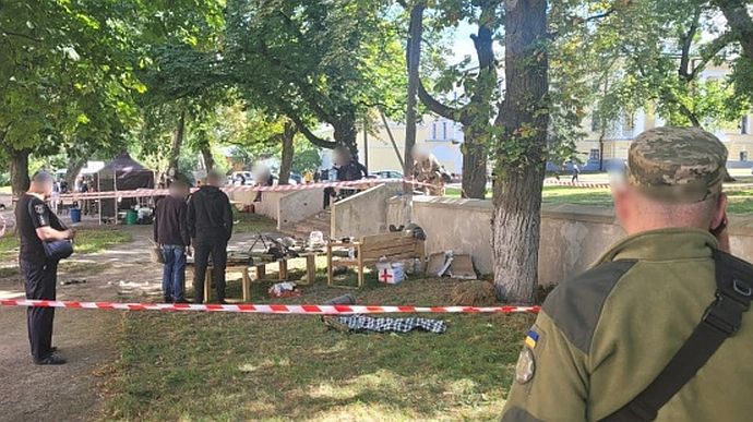 Взрыв в Чернигове: за медпомощью обратились 15 человек, из них 8 детей