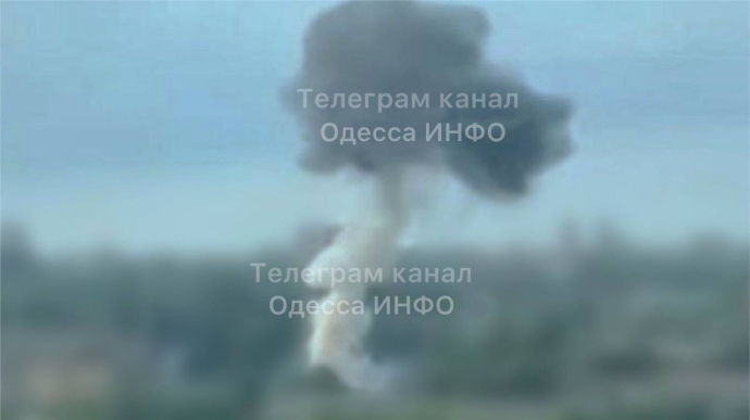 Russians fire 4 rockets at the Odesa region, hitting a building