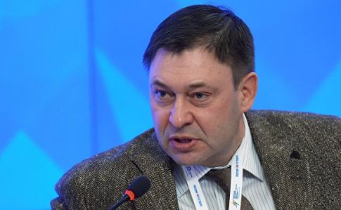 Руководителя портала РИА Новости Украины везут в Херсон
