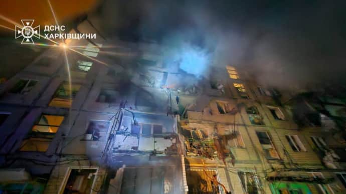 Russian attack on Kharkiv results in 10 injured, including one child, people may be under rubble – photos, videos