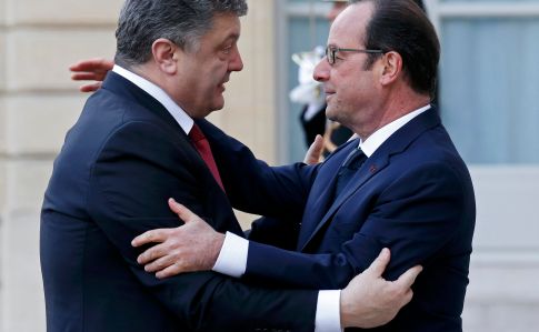 Порошенко сообщил Франции и Германии об ухудшении ситуации
