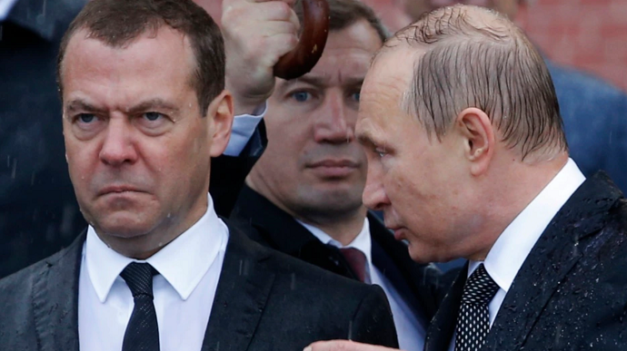 Medvedev urges that Russians who support Ukraine not be allowed into Russia