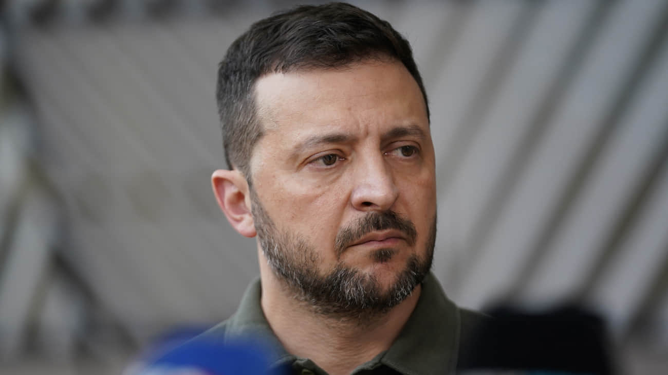 Zelenskyy criticises "calls and meetings" with Putin amidst massive strikes on Ukraine