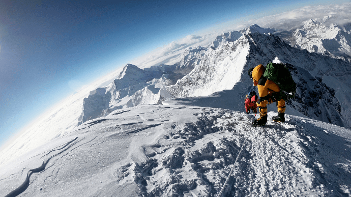 Китай установит разделительную линию на Эвересте — опасается коронавируса из Непала