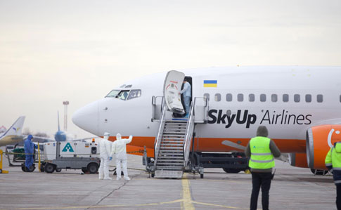 Український літак не зміг евакуювати казахстанку через температуру – МОЗ Казахстану