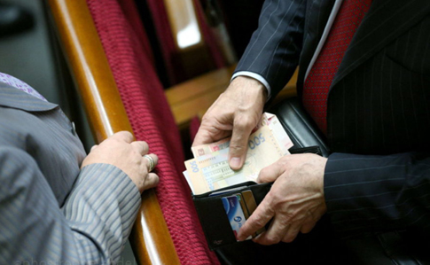 Нардепы набрали долгов на 1,5 млрд гривен: журналистский рейтинг