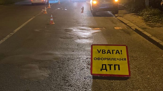 На Львівщині легковик з військовими врізався у фуру: четверо людей загинуло