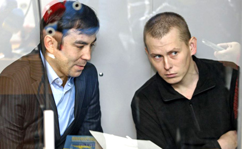 Порошенко помиловал ГРУшников, их везут в Ростов - СМИ