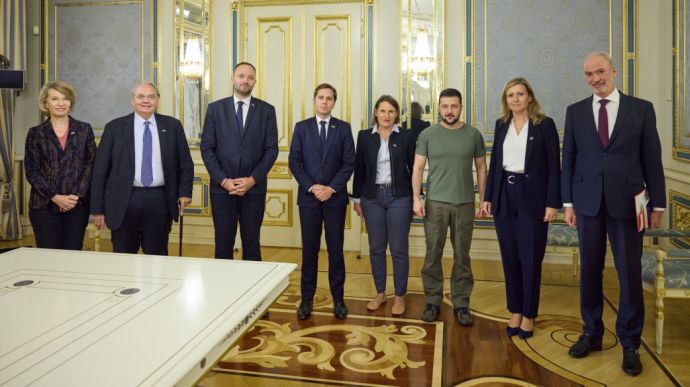 Зеленский призвал парламент Франции признать Россию спонсором терроризма