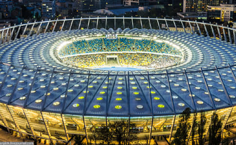 Олимпийский получил запросы на дебаты от Порошенко и Зеленского