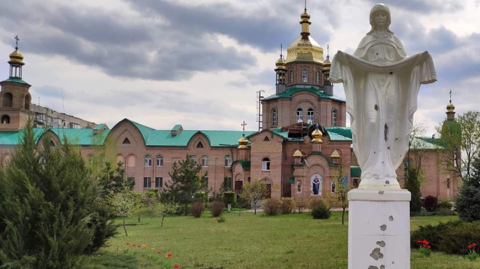 The Russians have destroyed 7 Orthodox churches in Luhansk region alone