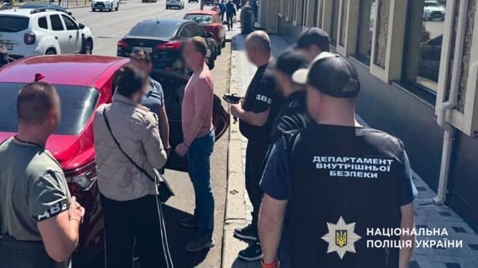 В Одессе задержали псевдоадвоката, который за $15 тысяч обещал решить вопрос с ТЦК