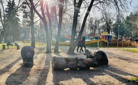 Статуя-вбивця: одному з керівників парку у Запоріжжі оголосили підозру