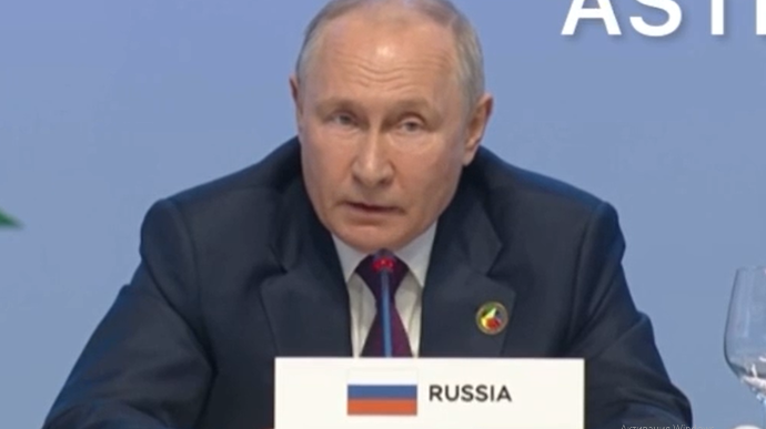 Путін заявив, що РФ вивела армію з-під Києва, бо її просили