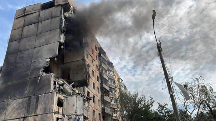 Kryvyi Rih: Tên lửa Nga đánh tòa nhà 9 tầng và cơ sở giáo dục, 4 người chết, 53 người bị thương