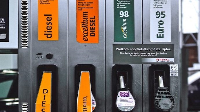 Дизпаливо і бензин подешевшають на 5-7 гривень – Мінекономіки