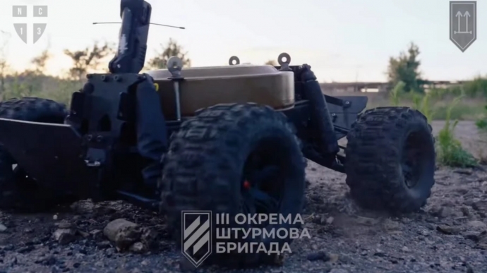 Ground robots of Ukraine's 3rd Assault Brigade force Russian troops to surrender – video
