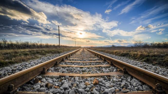 Dolynska-Mykolaiv railway line closed due to Russian attacks – Ukrainian railways