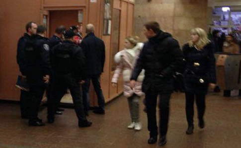 У Києві в метро стріляв пасажир: є поранений  