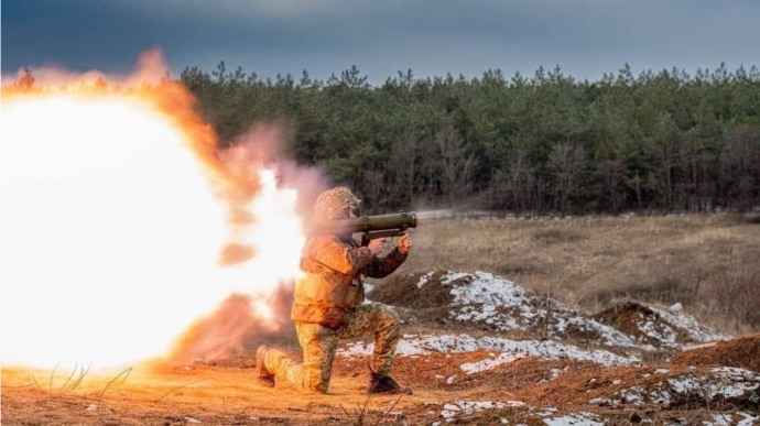 Россияне снова потеряли за сутки почти тысячу своих военных