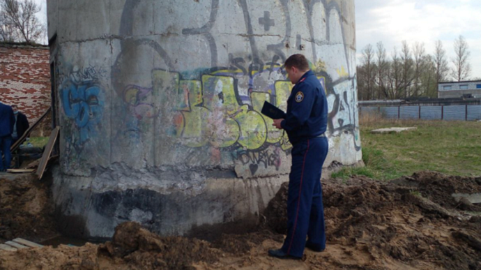 Explosion occurred near St Petersburg, creating 6-metre crater