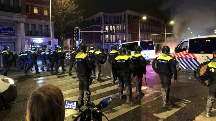 У Нідерландах тривають COVID-протести з заворушеннями 