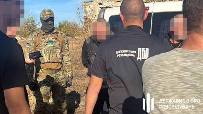 До Молдови за $5000: на Одещині затримали поліцейського, який вивозив призовників