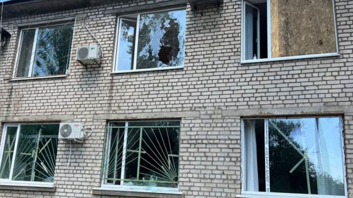 Russians strike Nikopol from artillery, killing man