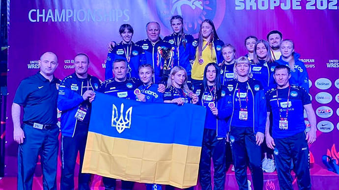 Сборная Украины выиграла молодежное первенство Европы по женской борьбе