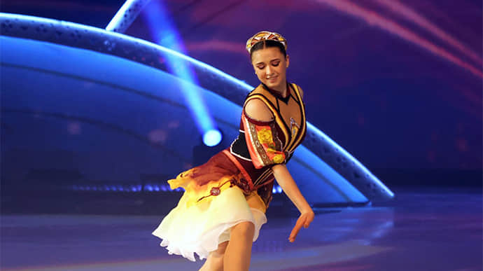 Ukrainian singer Khrystyna Solovyi sues Russian ice dancer for song rights violation – video