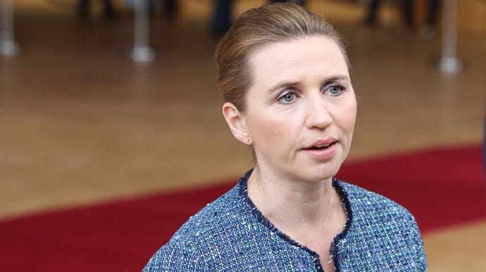 Прем'єр-міністр Данії не виключає постачання в Україну військової техніки