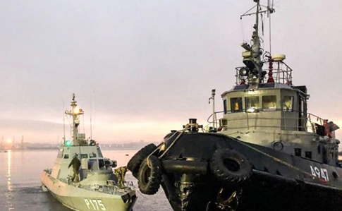Росіяни угробили українські судна, познімали навіть унітази – командувач ВМС