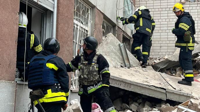 Іскандерами по Чернігову: окупанти убили 17 людей, понад 60 − поранили