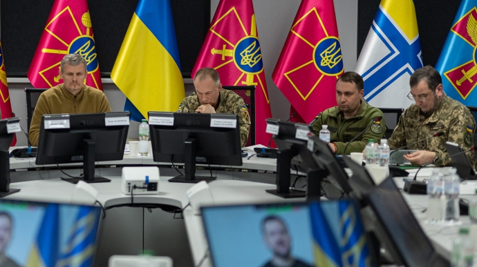 Ukraine's Commander-in-Chief briefs Defence Contact Group on increasingly tough battlefield situation – photo