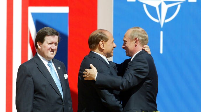 Бывший генсек НАТО: Путин хотел присоединиться к Альянсу, но на своих условиях