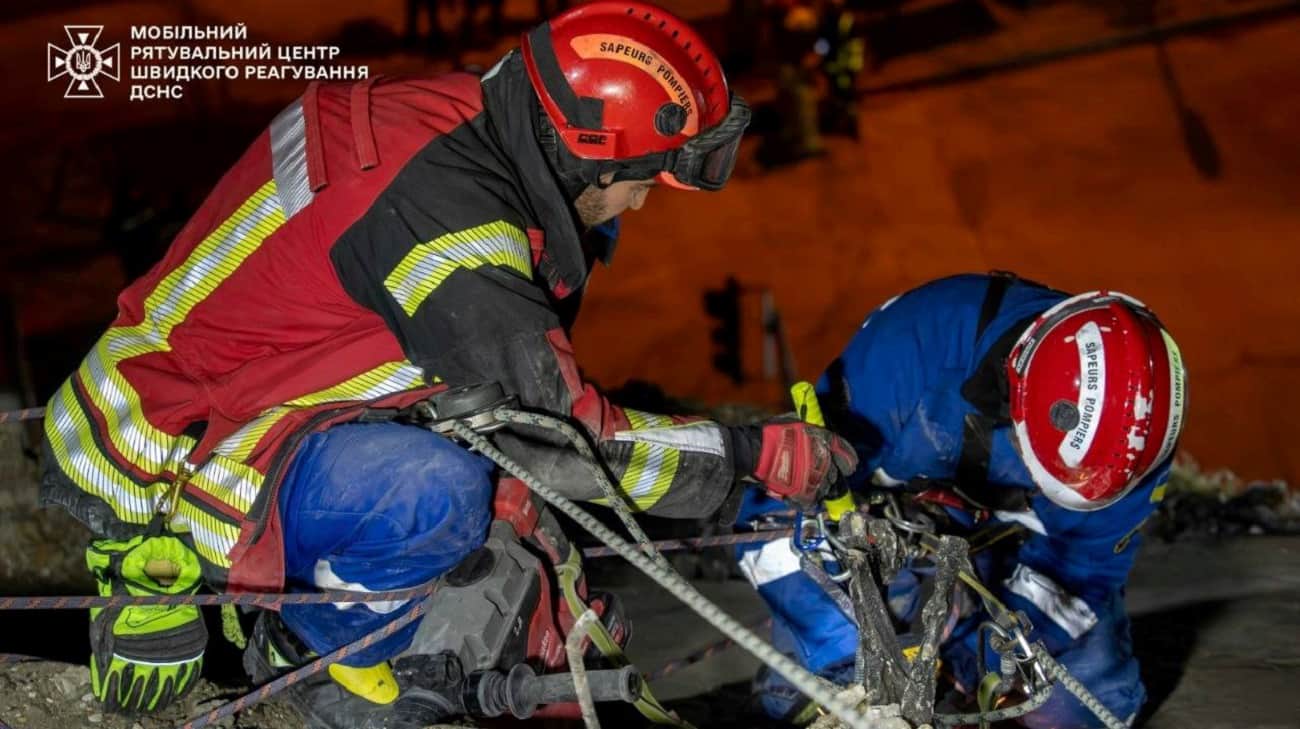 Russian 1 January attack on Kyiv: clearing rubble in Pecherskyi district completed – photos