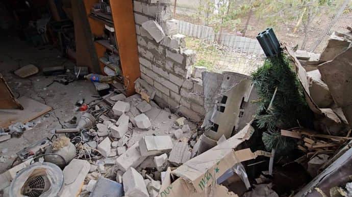 Russians bombard Chornobaivka with cluster munitions, killing 3 people