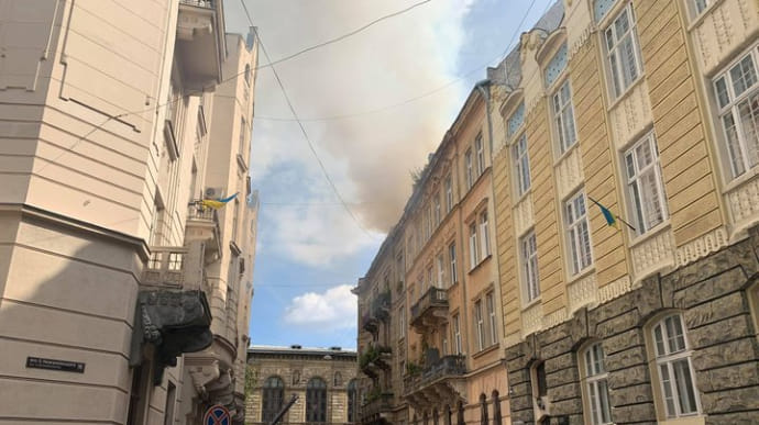В центре Львова горел дом-памятник, где находится научная библиотека