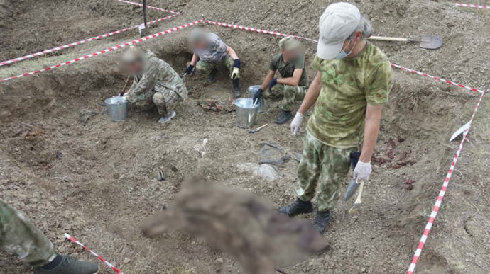 РФ утверждает, что нашла на Донбассе 5 массовых захоронений: винит в этом Украину