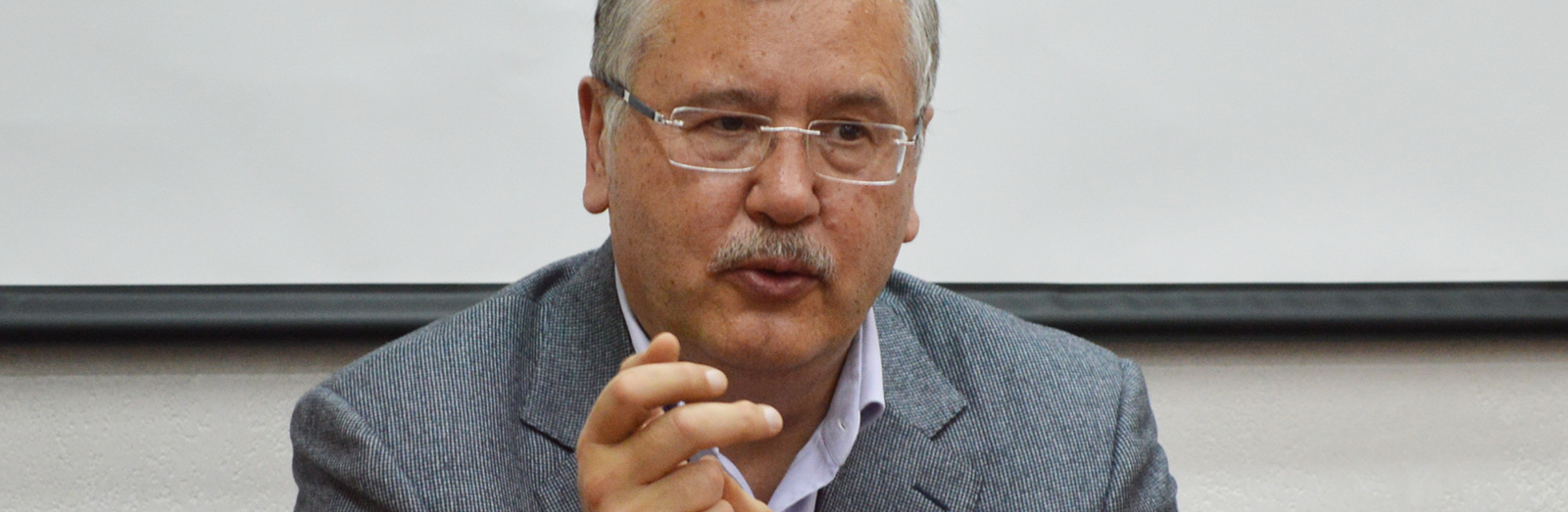 https://img.pravda.com/images/doc/e/0/e052acf-hrytsenko-1600.jpg