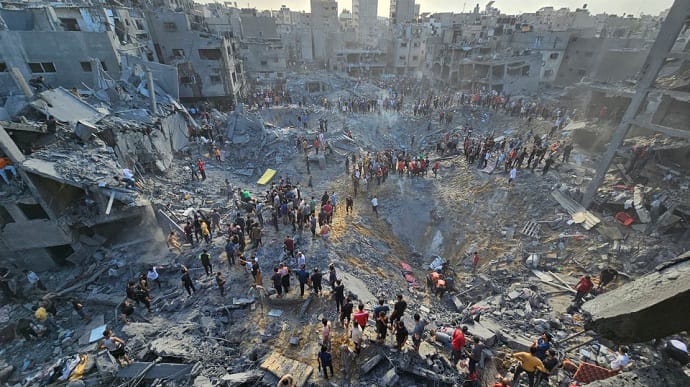 Israel hits refugee camp in Gaza for second time