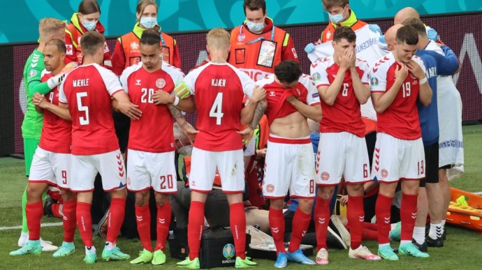 Євро-2020: футболіст Еріксен знепритомнів під час гри Данія-Фінляндія