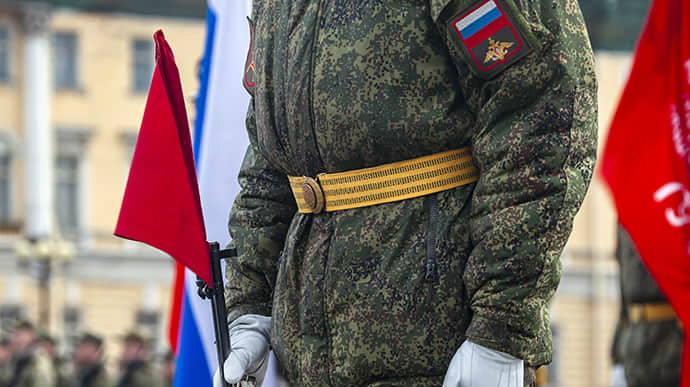 Росія перевищила витрати на армію за півроку на 600 млрд рублів - Reuters