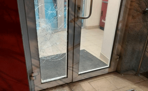 Во Львове напали на дочку российского банка