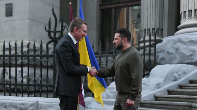Latvian President arrives in Ukraine