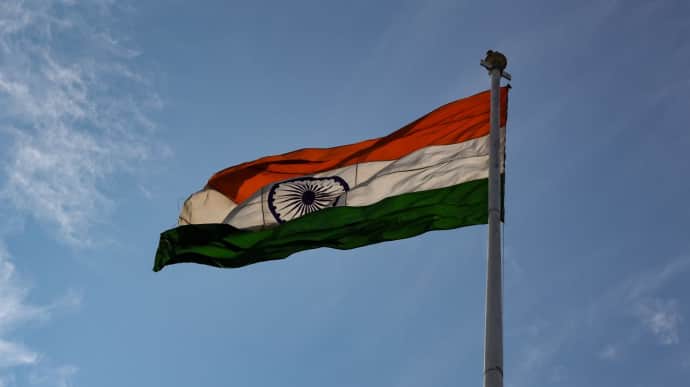 Spiegel: Німеччина вмовляє Індію передати снаряди, які б допомогли Україні
